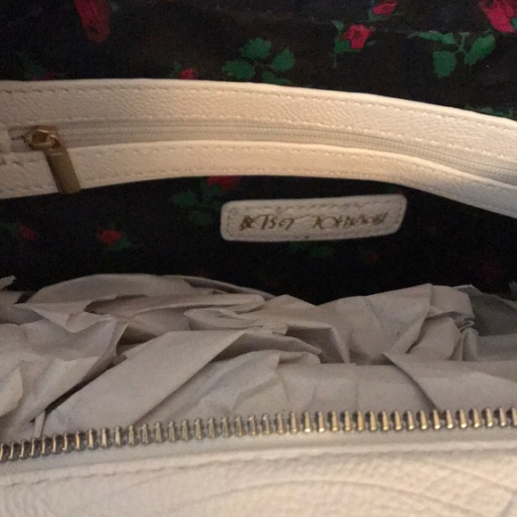BETSEY JOHNSON CREAM DBL ZIPPERED WRISTLET 58 NWT - Picture 5 of 8